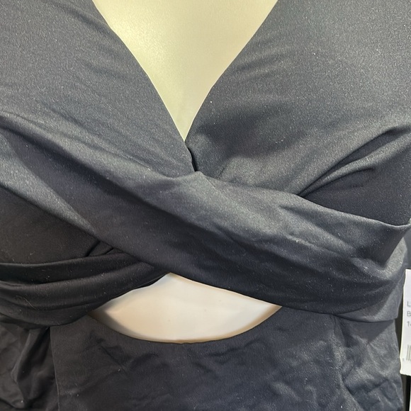 LA BLANCA Tummy control,crisscross V-neck keyhole,ruched,padded,adjust straps - Picture 4 of 13